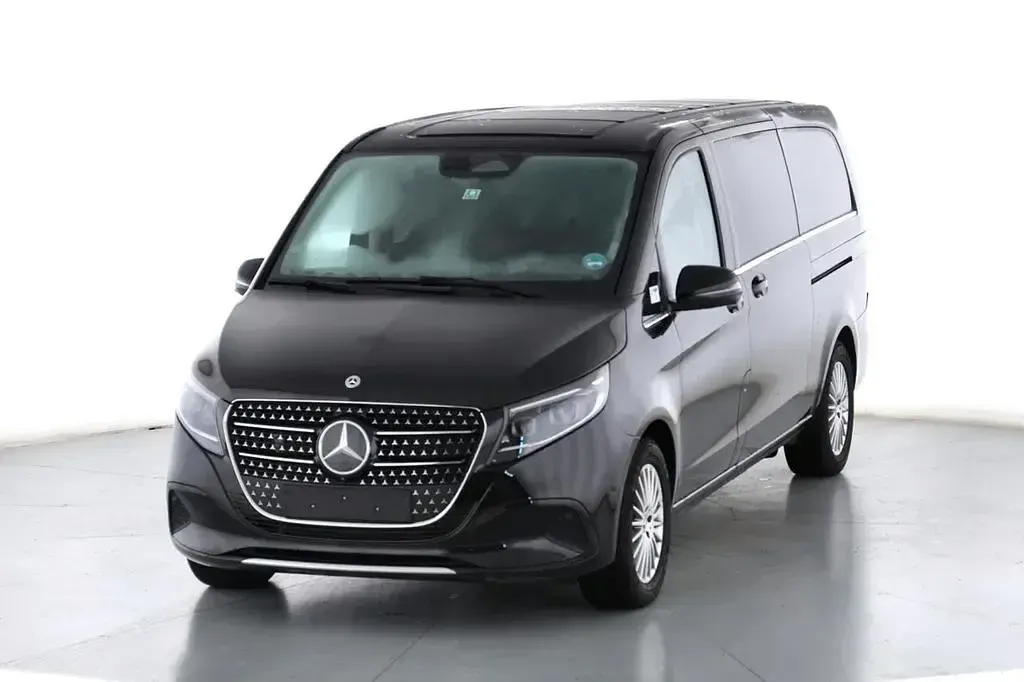 Gebraucht Mercedes V300 Avantgarde 237 PS (174 kW) 2025 Obsidianschwarz Van / Kleinbus