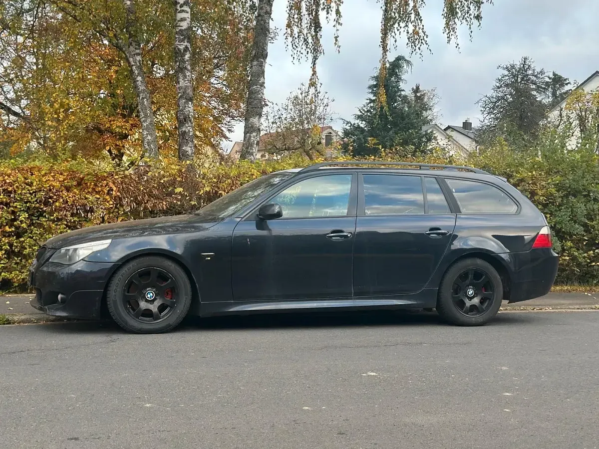 Gebraucht BMW 525 M Sport 177 PS (130 kW) 2004 Schwarz Kombi