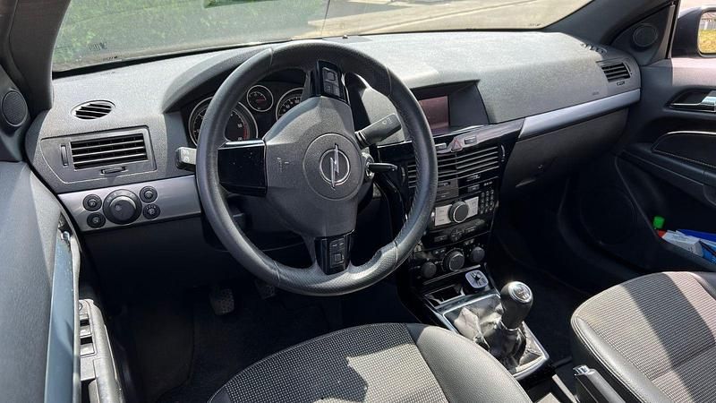 Gebraucht Opel Astra Cabriolet Edition 150 PS (110 kW) 2007 Schwarz Cabrio