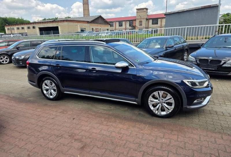 Gebraucht VW Passat Alltrack 239 PS (175 kW) 2016 Blau Kombi