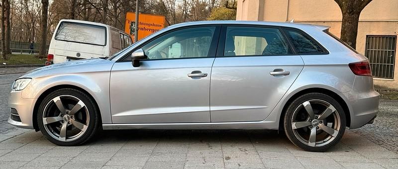 Gebraucht Audi A3 S-Line 110 PS (80 kW) 2015 Grau Limousine