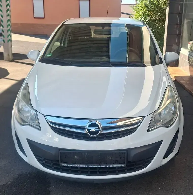 Gebraucht Opel Corsa Active 87 PS (63 kW) 2013 Weiß Kleinwagen
