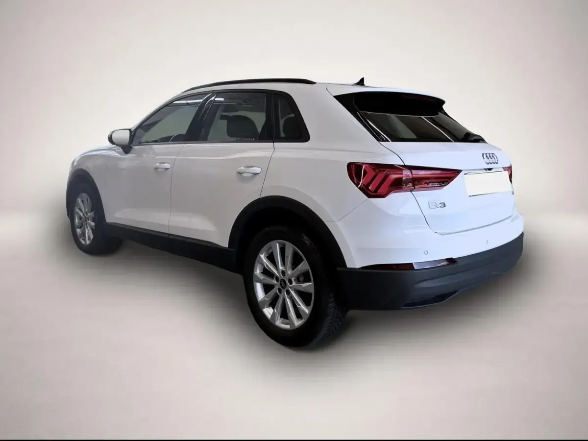 Gebraucht Audi Q3 Ambiente 150 PS (110 kW) 2023 Manufacturer SUV