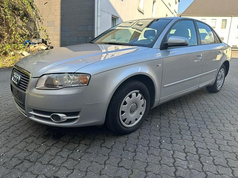 Używany Audi A4 102 KM (75 kW) 2005 Srebrny Sedan/Limuzyna