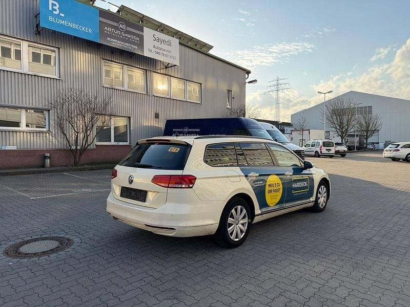 Gebraucht VW Passat Trendline 150 PS (110 kW) 2017 Gelb Kombi
