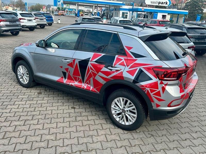 Second-hand VW T-Roc Life 150 CP (110 kW) 2023 Argintiu SUV