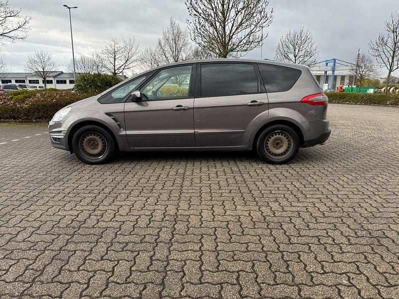 Gebraucht Ford S-MAX Trend 140 PS (102 kW) 2014 Violet Van / Kleinbus