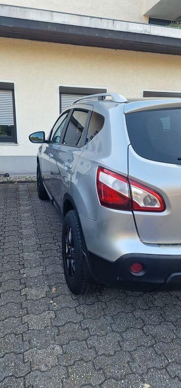 Grau Gebraucht 2011 Nissan Qashqai Acenta SUV | 5.500 € (Teuer) - Bild 1/3