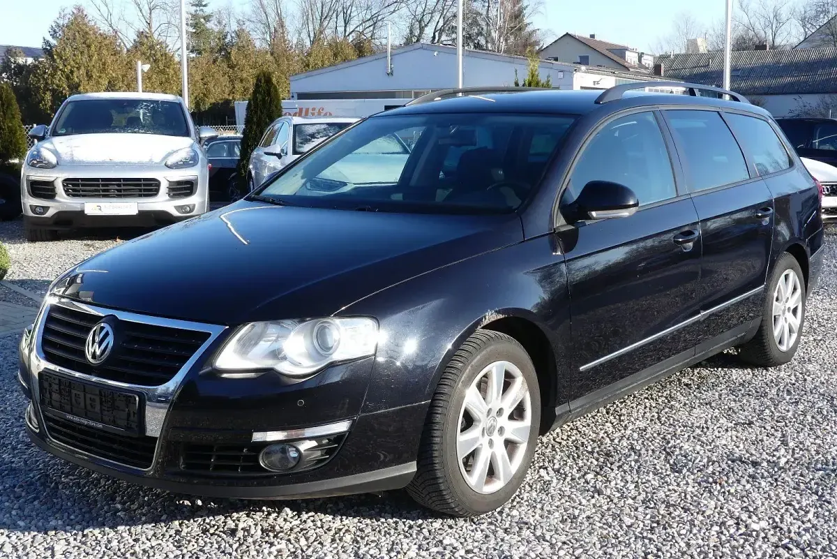 Gebraucht VW Passat Sportline 122 PS (89 kW) 2010 Deep black perleffekt Kombi