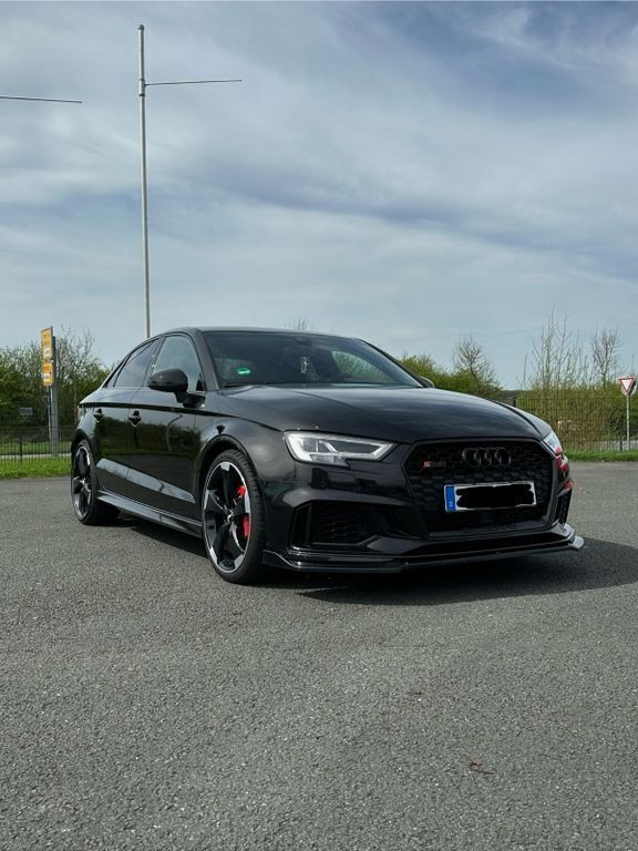 Schwarz Gebraucht 2017 Audi RS3 Sport Kleinwagen | 46.000 € (Fairer Preis) - Bild 1/4