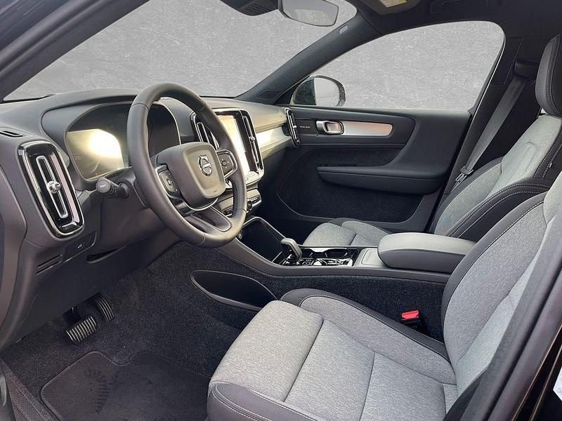 Gebraucht Volvo XC40 Plus 163 PS (119 kW) 2025 Onyx schwarz SUV
