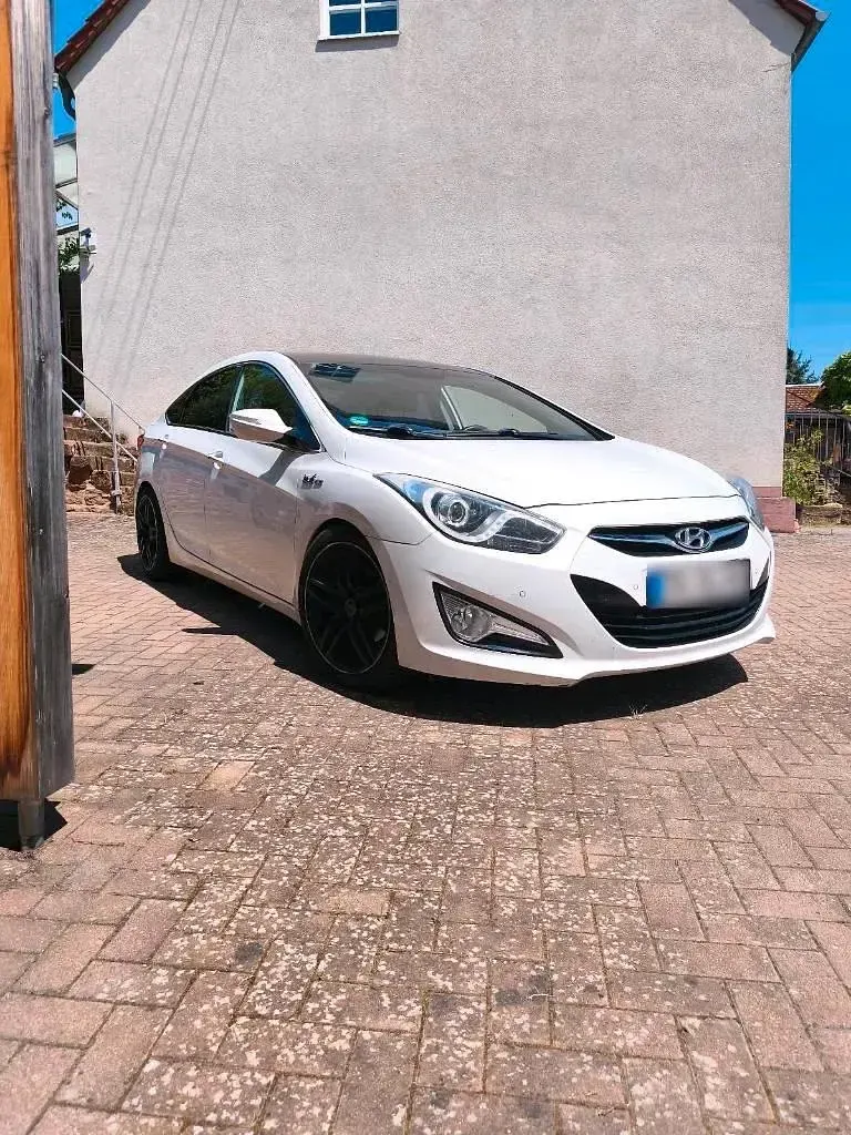 Gebraucht Hyundai i40 116 PS (85 kW) 2014 Weiß Limousine