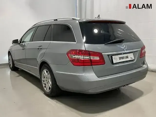 Gebraucht Mercedes E220 170 PS (125 kW) 2011 Silber Limousine