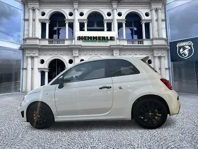 Gebraucht Abarth 695 179 PS (131 kW) 2024 Gara weiß Kleinwagen