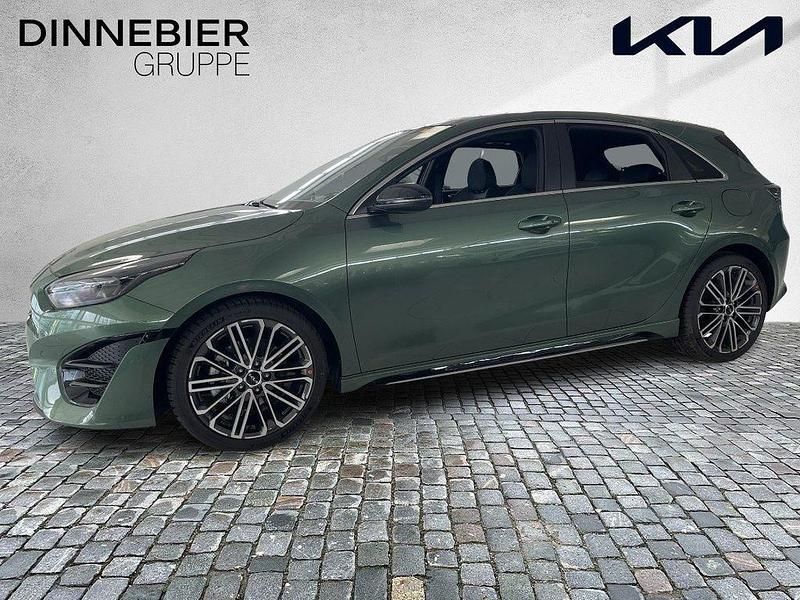 Neu Kia Ceed GT-Line 140 PS (102 kW) 2025 Experience green metallic Kleinwagen