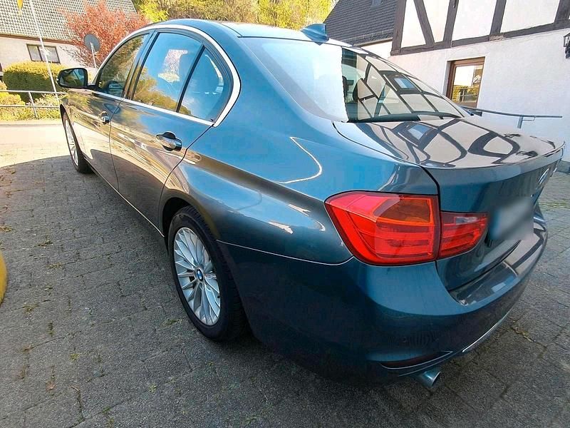 Używany BMW 320 184 KM (135 kW) 2013 Szary Sedan/Limuzyna