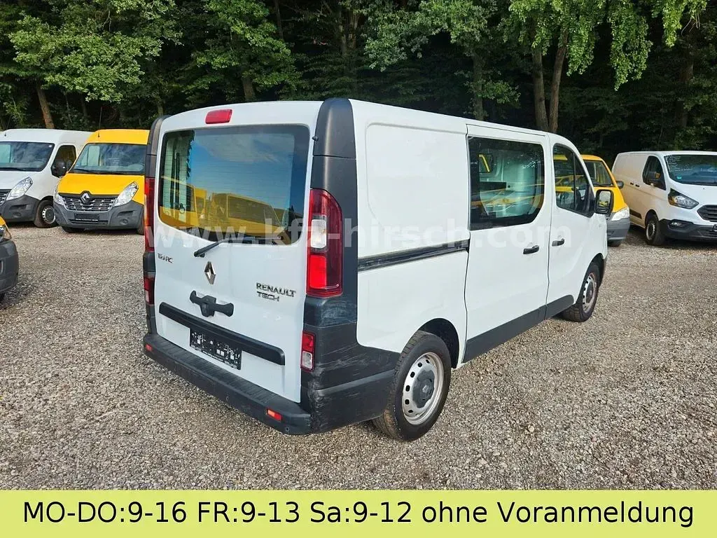 Gebraucht Renault Trafic Komfort 121 PS (88 kW) 2019 Weiß Van / Kleinbus