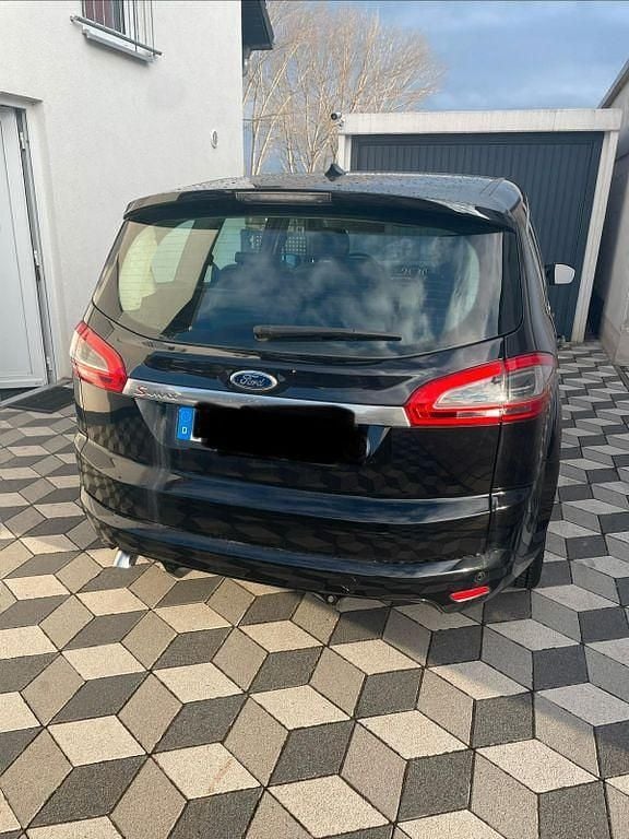 Gebraucht Ford S-MAX Titanium S 163 PS (119 kW) 2015 Schwarz Van / Kleinbus