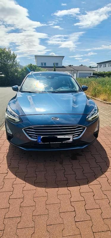 Blau Gebraucht 2019 Ford Focus Kombi | 11.500 € (Fairer Preis) - Bild 1/4
