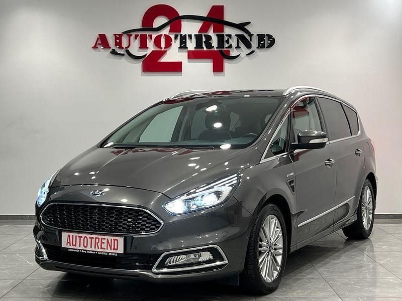 Grau Gebraucht 2017 Ford S-MAX Vignale Van / Kleinbus | 21.900 € (Fairer Preis) - Bild 1/4