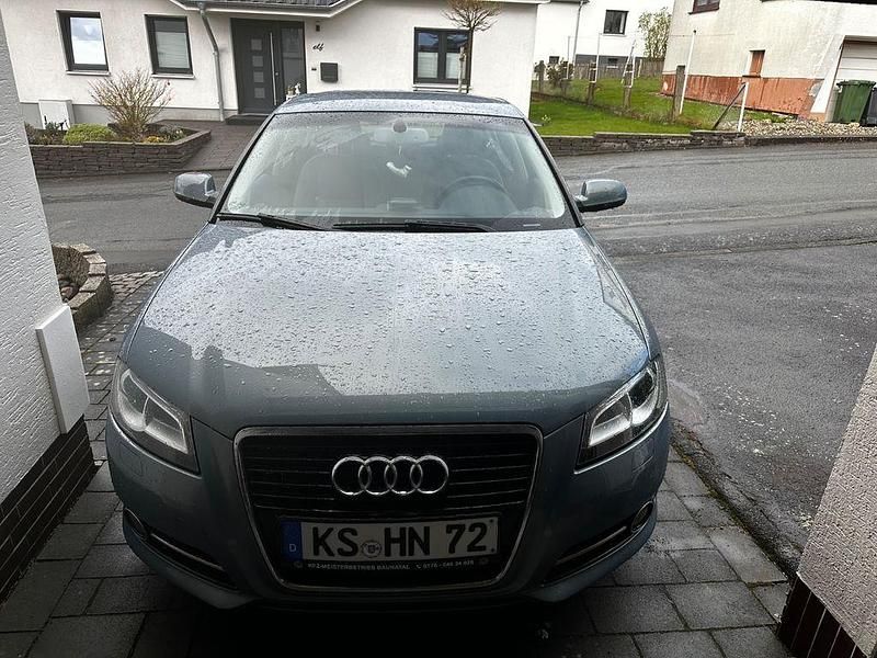 Gebraucht Audi A3 Ambiente 125 PS (91 kW) 2011 Blau Kleinwagen