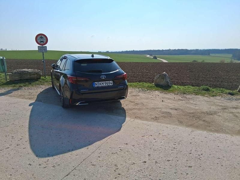 Gebraucht Toyota Corolla 196 PS (144 kW) 2023 Schwarz Kombi