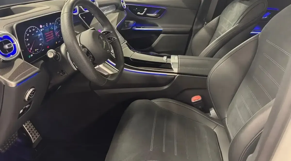 Gebraucht Mercedes GLC300 AMG line 258 PS (189 kW) 2025 Weiß SUV
