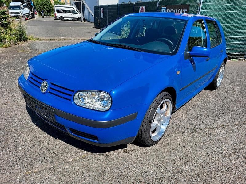 Blau Gebraucht 2000 VW Golf IV Sport Limousine | 2.499 € (Etwas zu teuer) - Bild 1/4