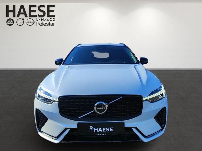 Gebraucht Volvo XC60 Plus 197 PS (144 kW) 2022 Crystal white SUV