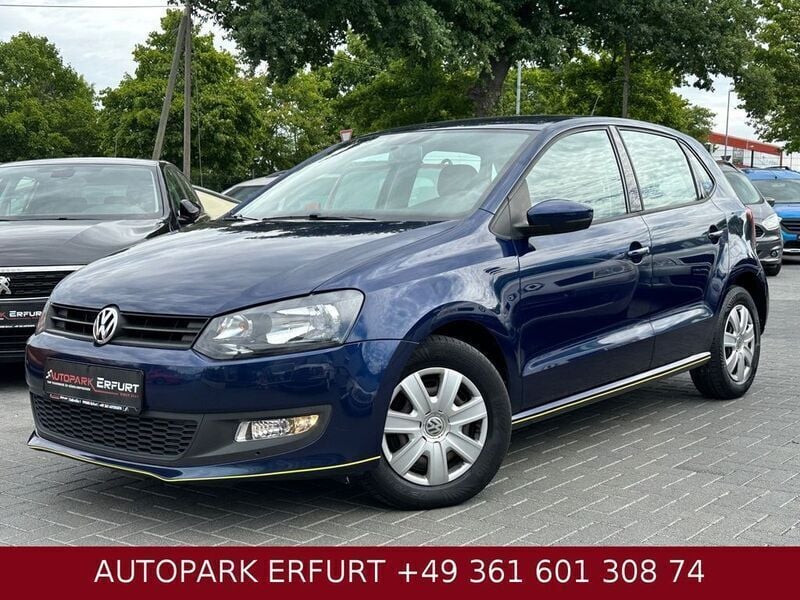 Blau Gebraucht 2013 VW Polo Trendline Limousine | 5.890 € (Fairer Preis) - Bild 1/4