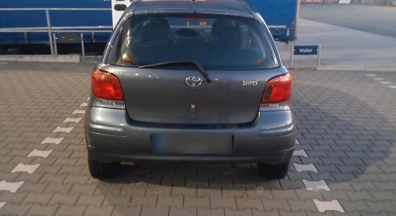 Gebraucht Toyota Yaris 87 PS (63 kW) 2005 Grau Kleinwagen