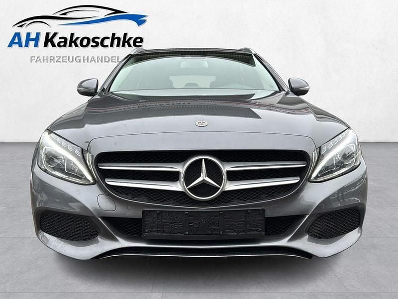 Gebraucht Mercedes C180 Avantgarde 156 PS (114 kW) 2018 Selenitgrau  metalliclack Kombi
