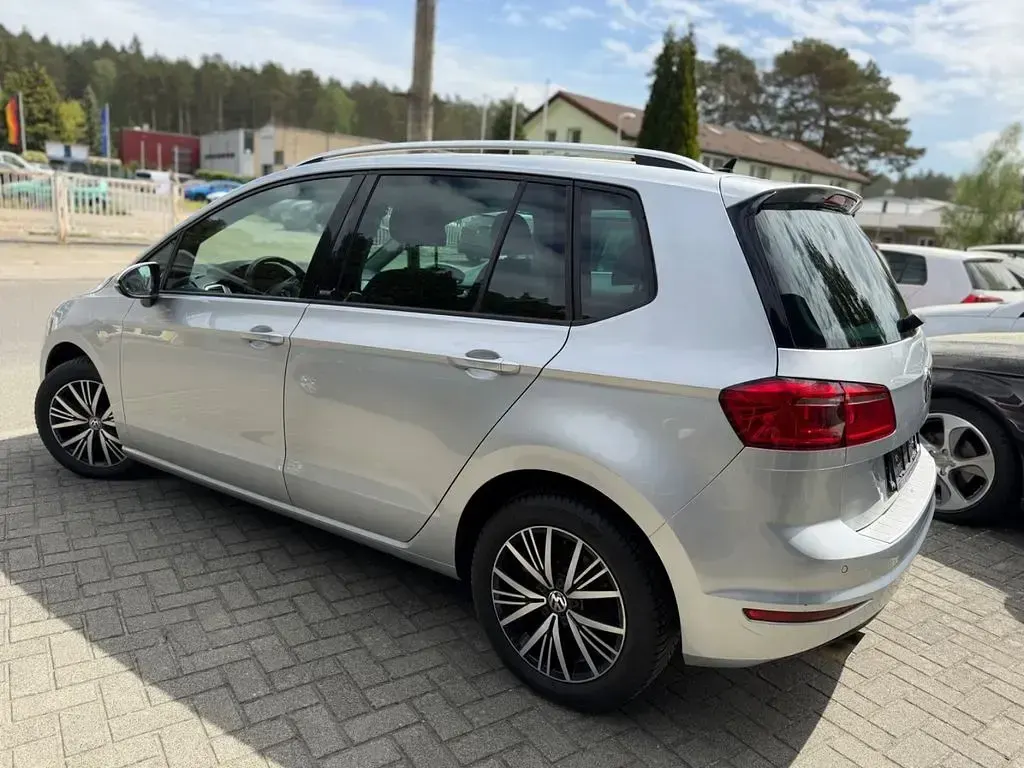 Second-hand VW Golf VII Allstar 150 CP (110 kW) 2016 Argintiu Berlinǎ