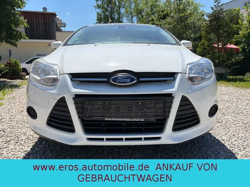 Gebraucht Ford Focus Trend 95 PS (69 kW) 2014 Frostweiß Kombi