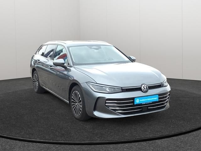 Gebraucht VW Passat Elegance 150 PS (110 kW) 2025 Grau Kombi