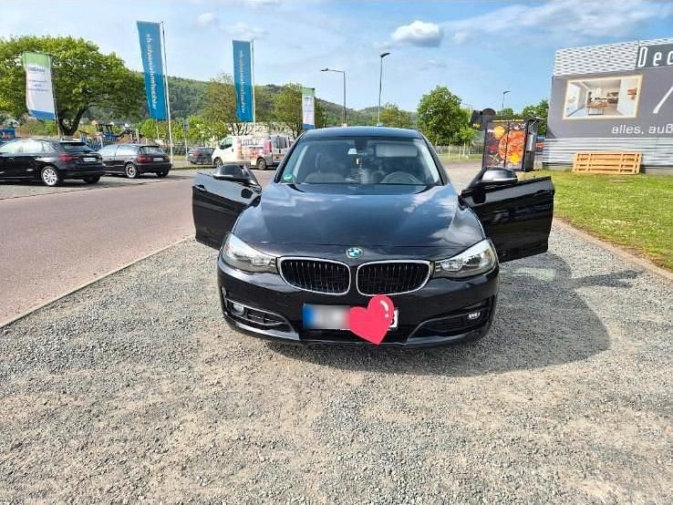 Gebraucht BMW 318 2014 Schwarz Limousine