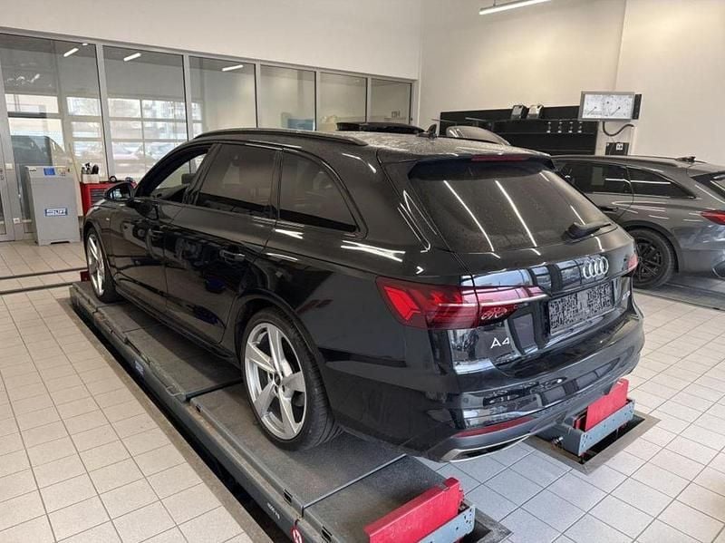 Gebraucht Audi A4 S-Line 204 PS (150 kW) 2023 Außenfarbe: Kombi