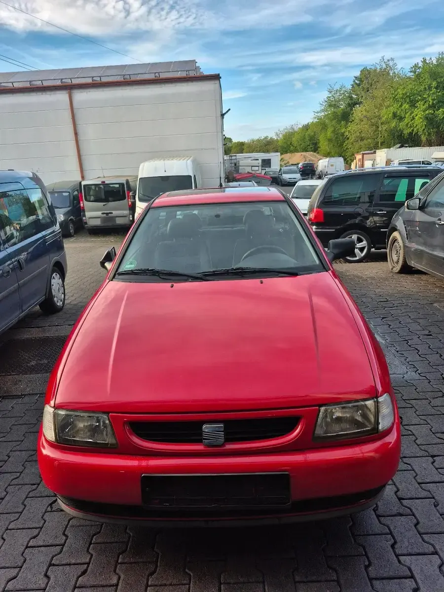 Second-hand Seat Ibiza 65 CP (47 kW) 1999 Roșu Hatchback