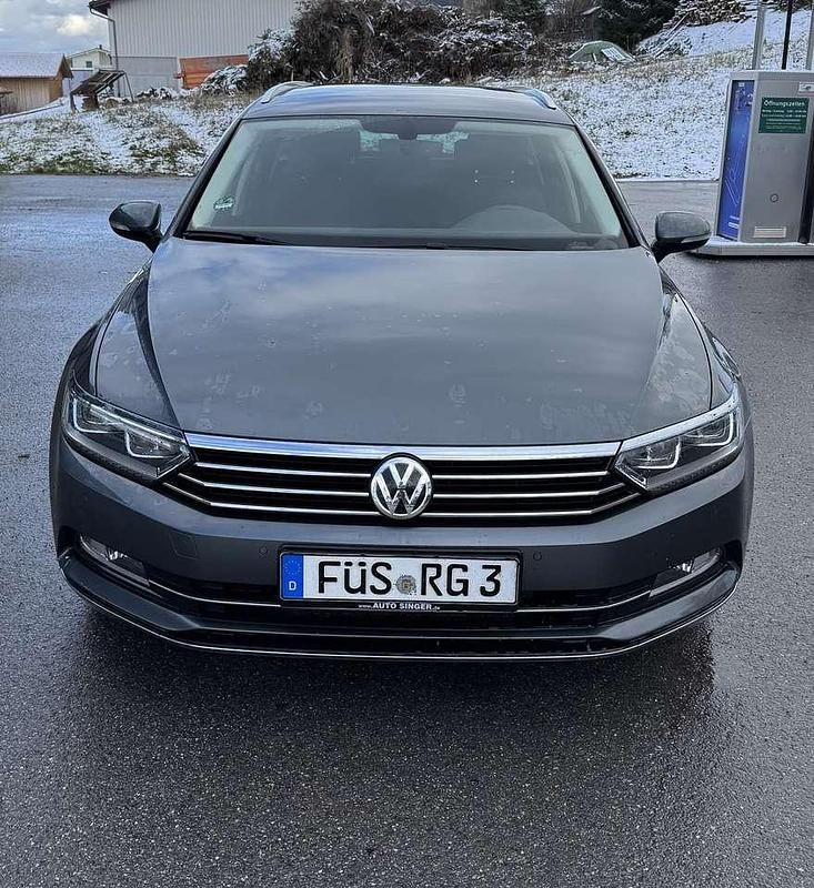 Grau Gebraucht 2016 VW Passat Comfortline Kombi | 9.790 € (Guter Preis) - Bild 1/4