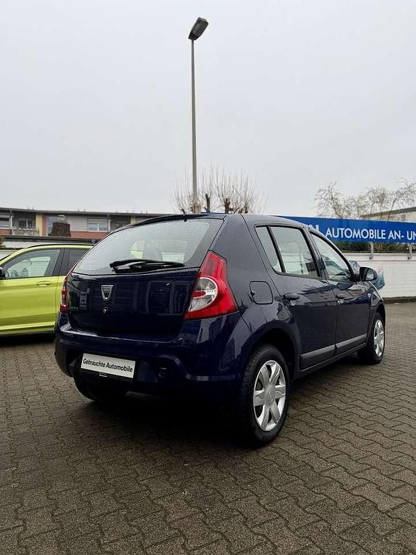 Gebraucht Dacia Sandero Basis 75 PS (55 kW) 2012 Blau Kleinwagen