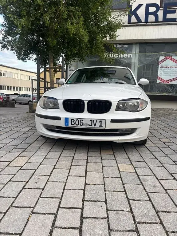 Gebraucht BMW 118 143 PS (105 kW) 2007 Weiß Kleinwagen