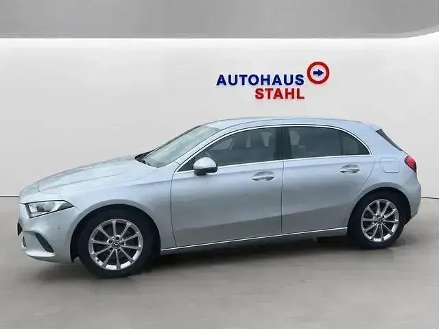 Gebraucht Mercedes A200 Progressive 163 PS (119 kW) 2019 Silber Limousine