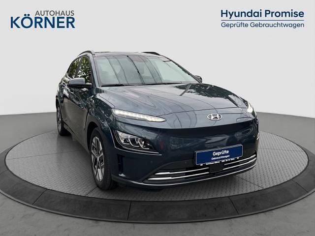 Blau Gebraucht 2022 Hyundai Kona Prime SUV | 22.900 € (Guter Preis) - Bild 1/4
