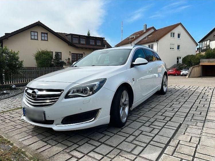 Weiß Gebraucht 2014 Opel Insignia OPC Kombi | 6.500 € - Bild 1/4