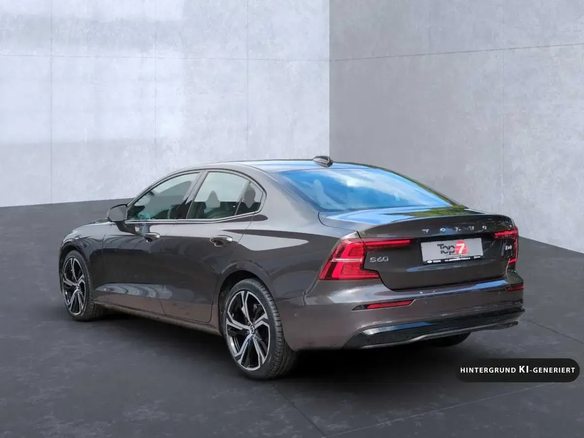 Gebraucht Volvo S60 145 PS (106 kW) 2024 Limousine