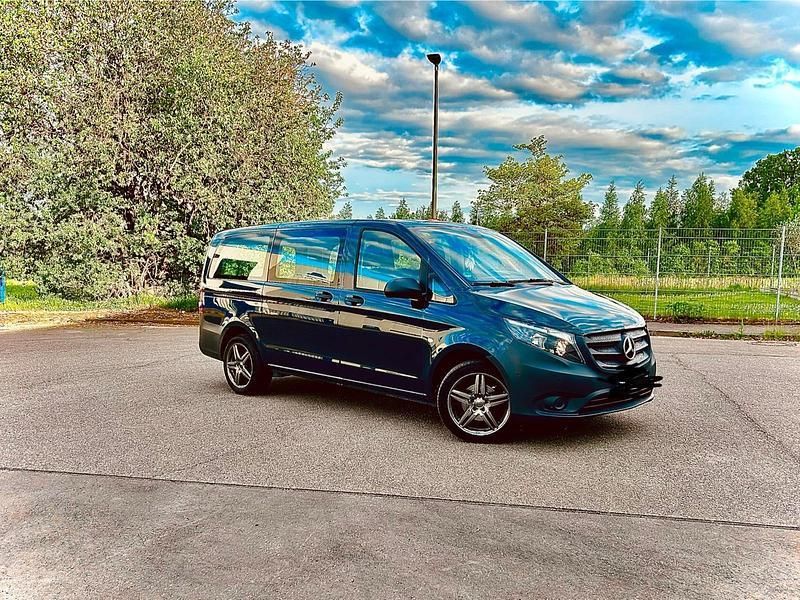 Grün Gebraucht 2017 Mercedes Vito Van / Kleinbus | 21.000 € (Teuer) - Bild 1/4