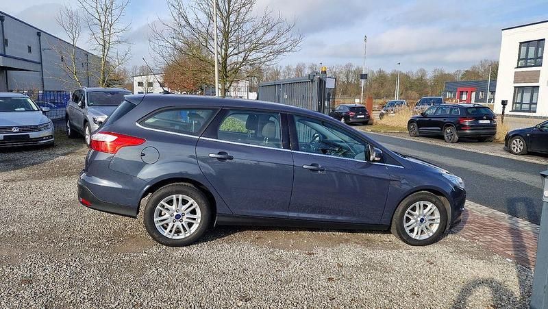 Gebraucht Ford Focus Titanium 125 PS (91 kW) 2013 Grau Limousine