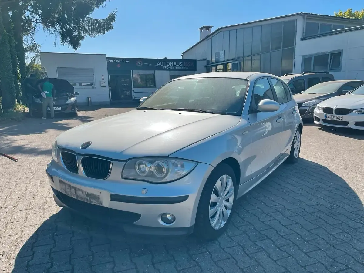 Gebraucht BMW 118 129 PS (94 kW) 2005 Silber Kleinwagen