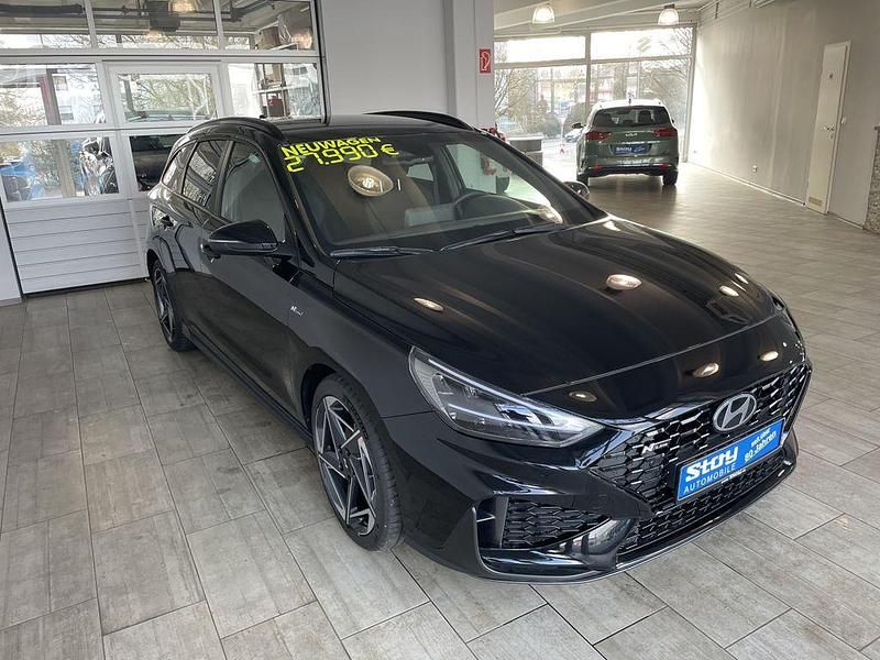 Neu Hyundai i30 N Line 140 PS (102 kW) 2025 Abyss black Kombi