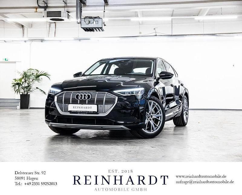 Mythosschwarz metallic Gebraucht 2023 Audi e-tron Sportback Advanced SUV | 36.680 € (Superpreis) - Bild 1/4